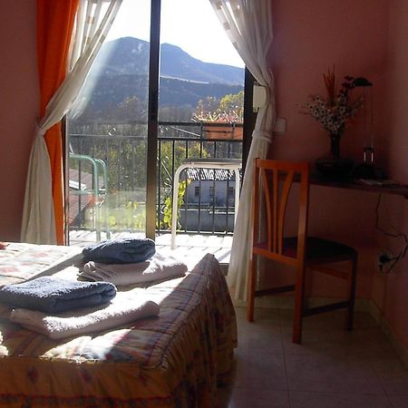 Hostal Escarla Aren Bagian luar foto