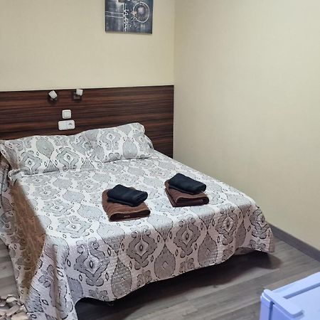 Hostal Escarla Aren Bagian luar foto