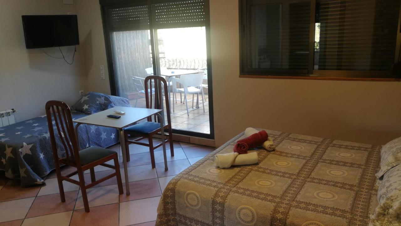 Hostal Escarla Aren Bagian luar foto