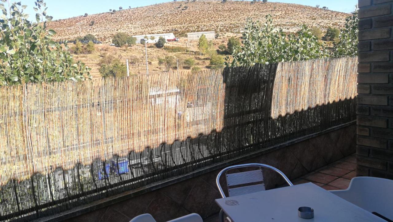 Hostal Escarla Aren Bagian luar foto