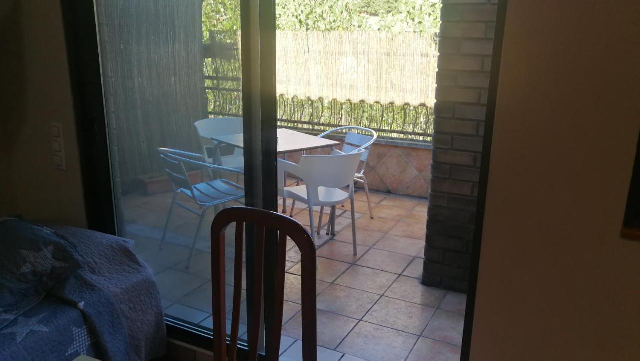 Hostal Escarla Aren Bagian luar foto