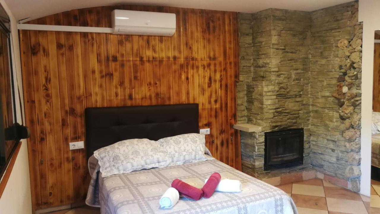Hostal Escarla Aren Bagian luar foto