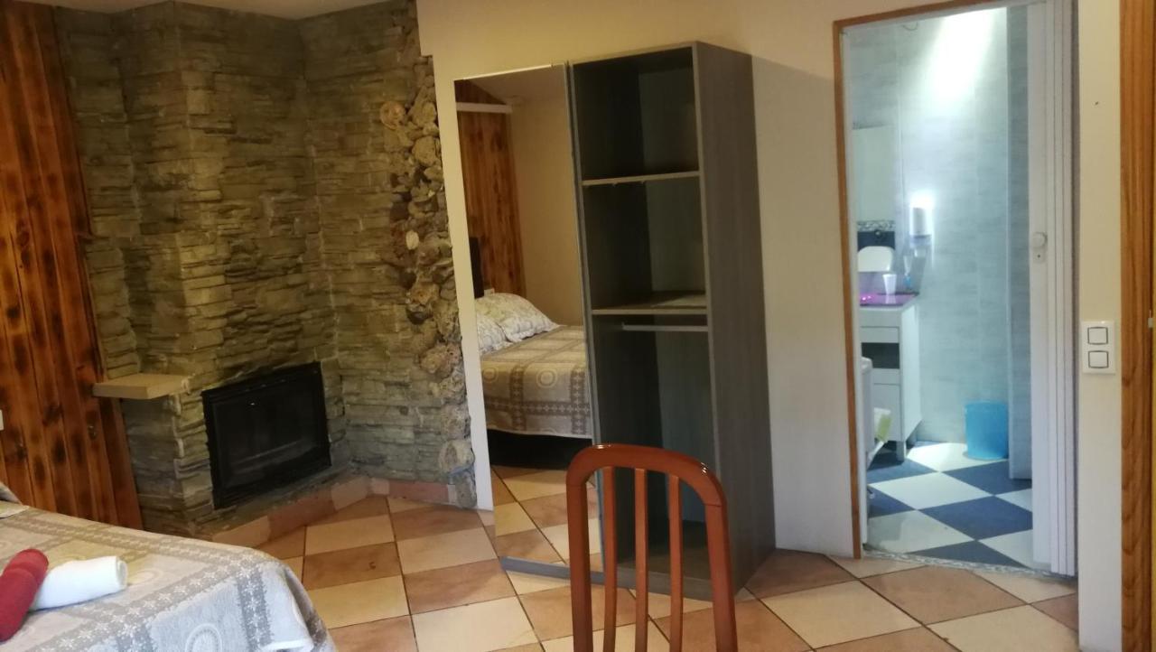 Hostal Escarla Aren Bagian luar foto