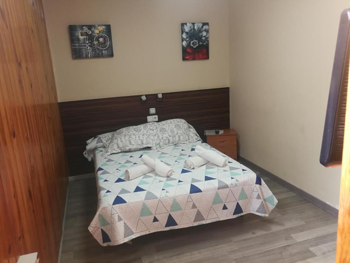 Hostal Escarla Aren Bagian luar foto
