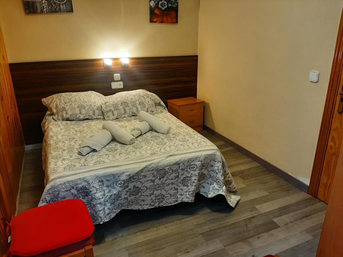 Hostal Escarla Aren Bagian luar foto