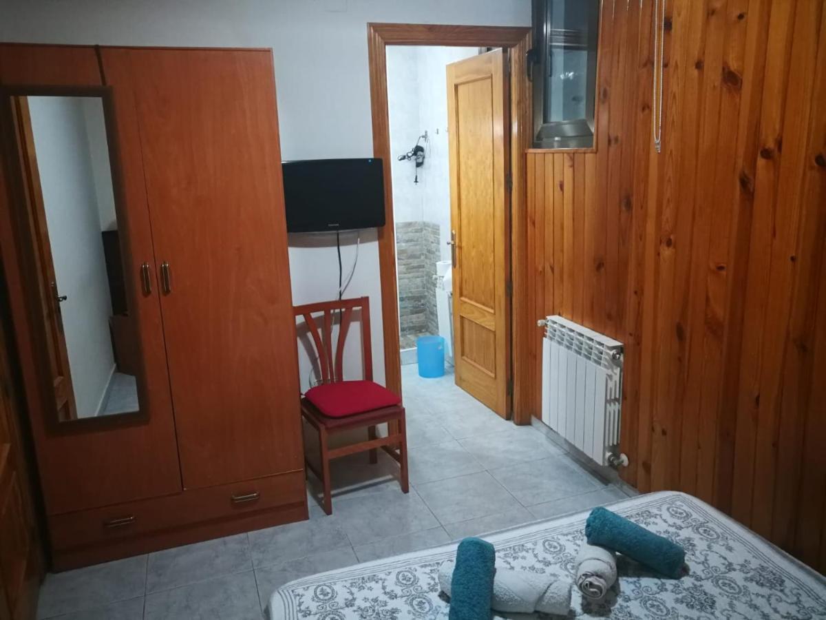 Hostal Escarla Aren Bagian luar foto
