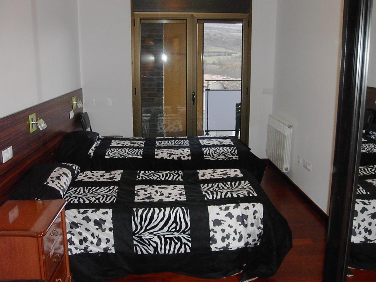 Hostal Escarla Aren Bagian luar foto