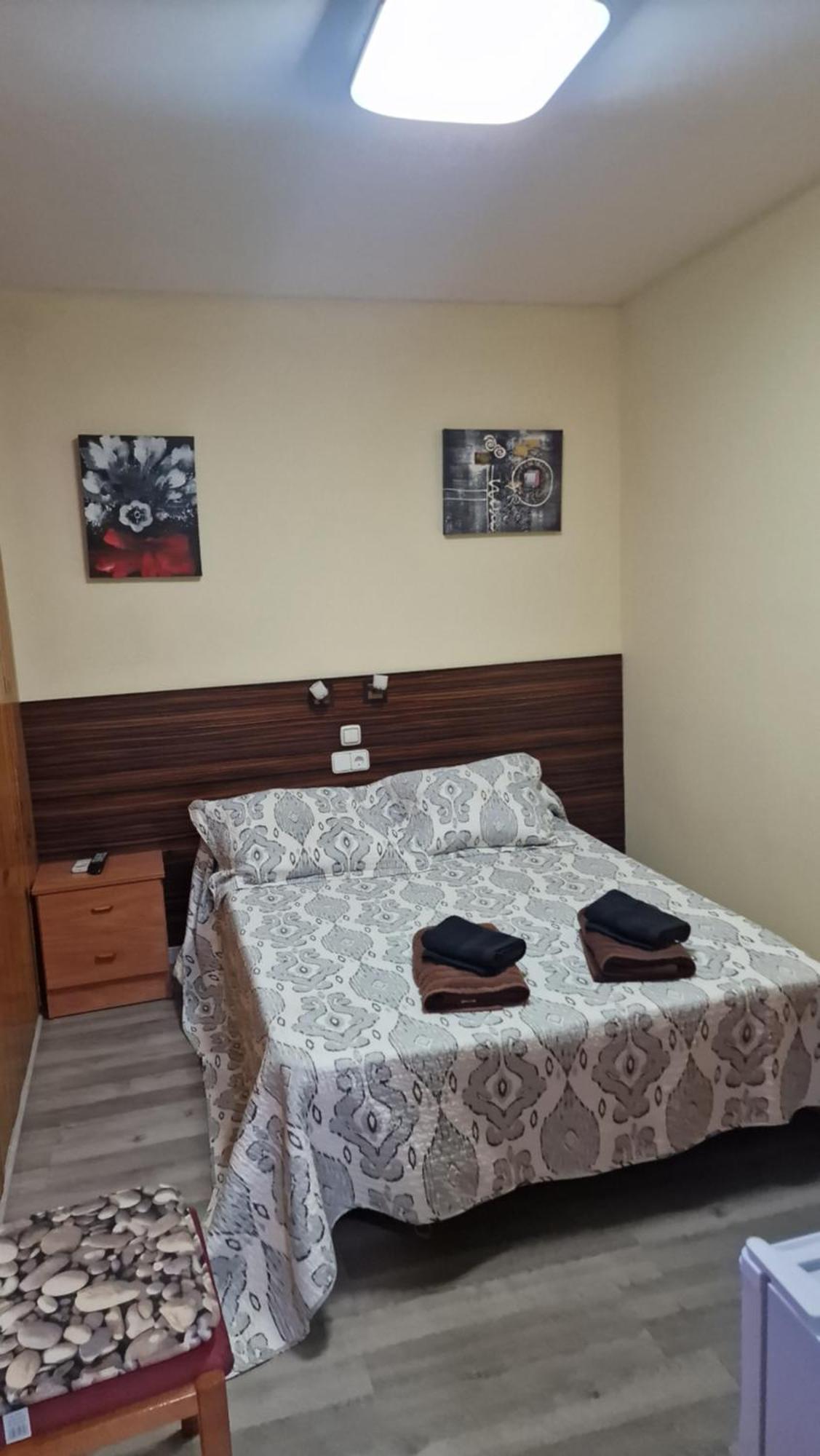 Hostal Escarla Aren Bagian luar foto