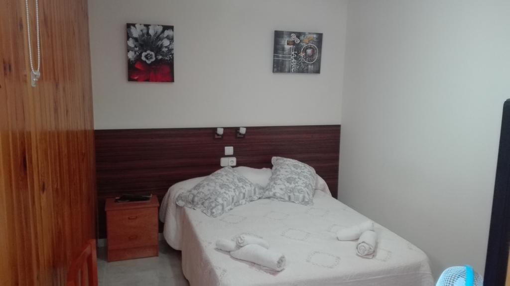 Hostal Escarla Aren Bagian luar foto