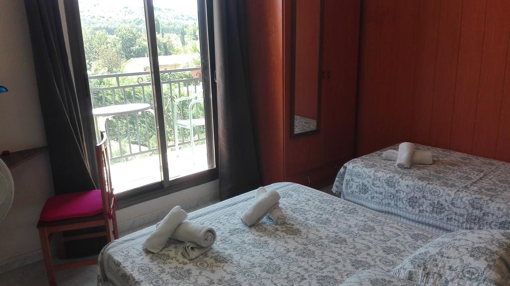 Hostal Escarla Aren Bagian luar foto