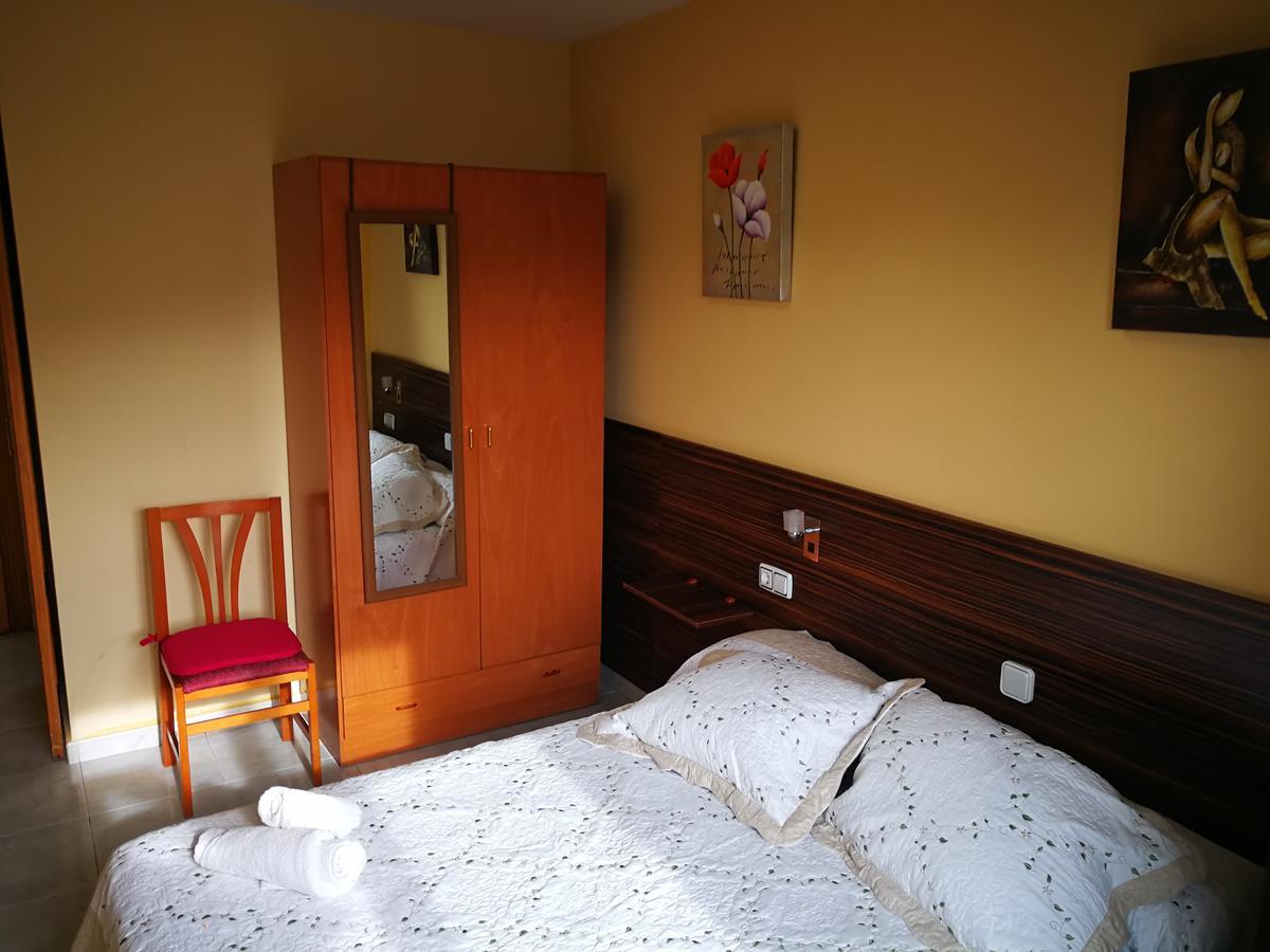 Hostal Escarla Aren Bagian luar foto