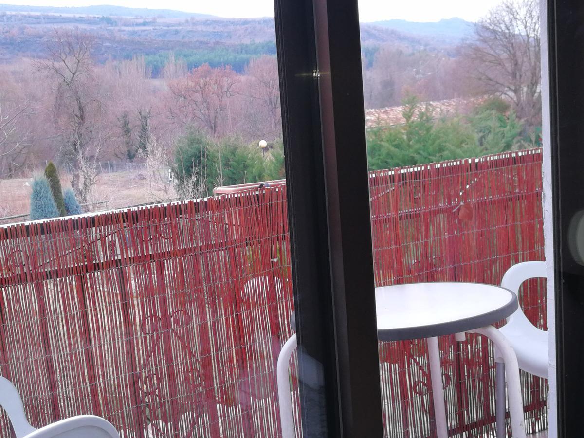Hostal Escarla Aren Bagian luar foto