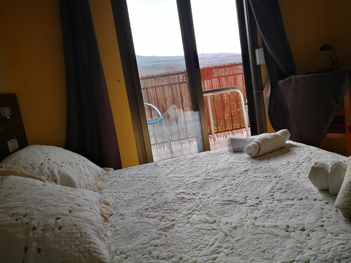 Hostal Escarla Aren Bagian luar foto