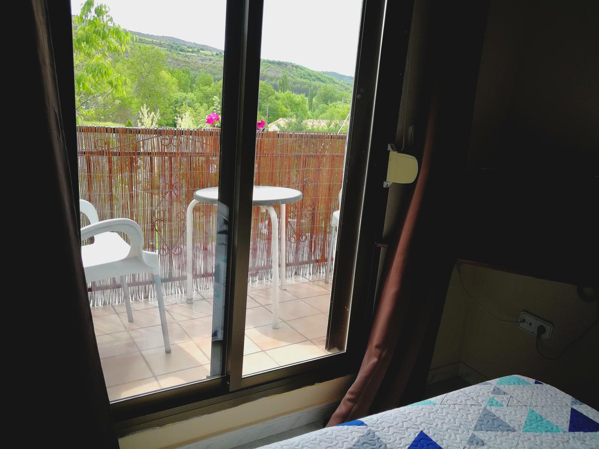Hostal Escarla Aren Bagian luar foto
