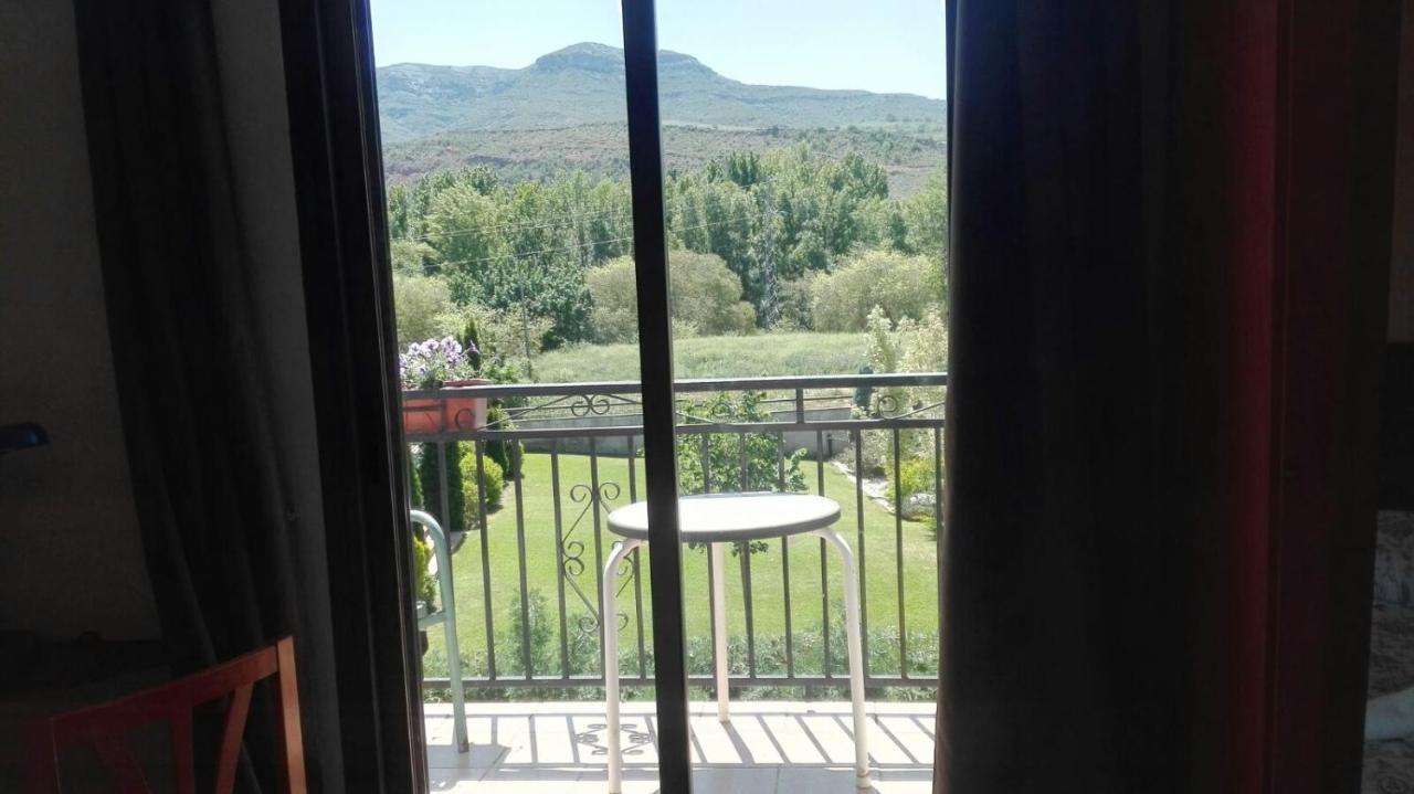 Hostal Escarla Aren Bagian luar foto
