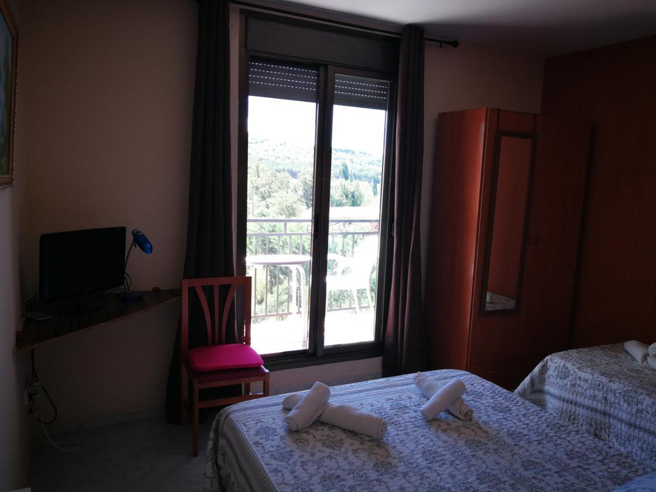 Hostal Escarla Aren Bagian luar foto
