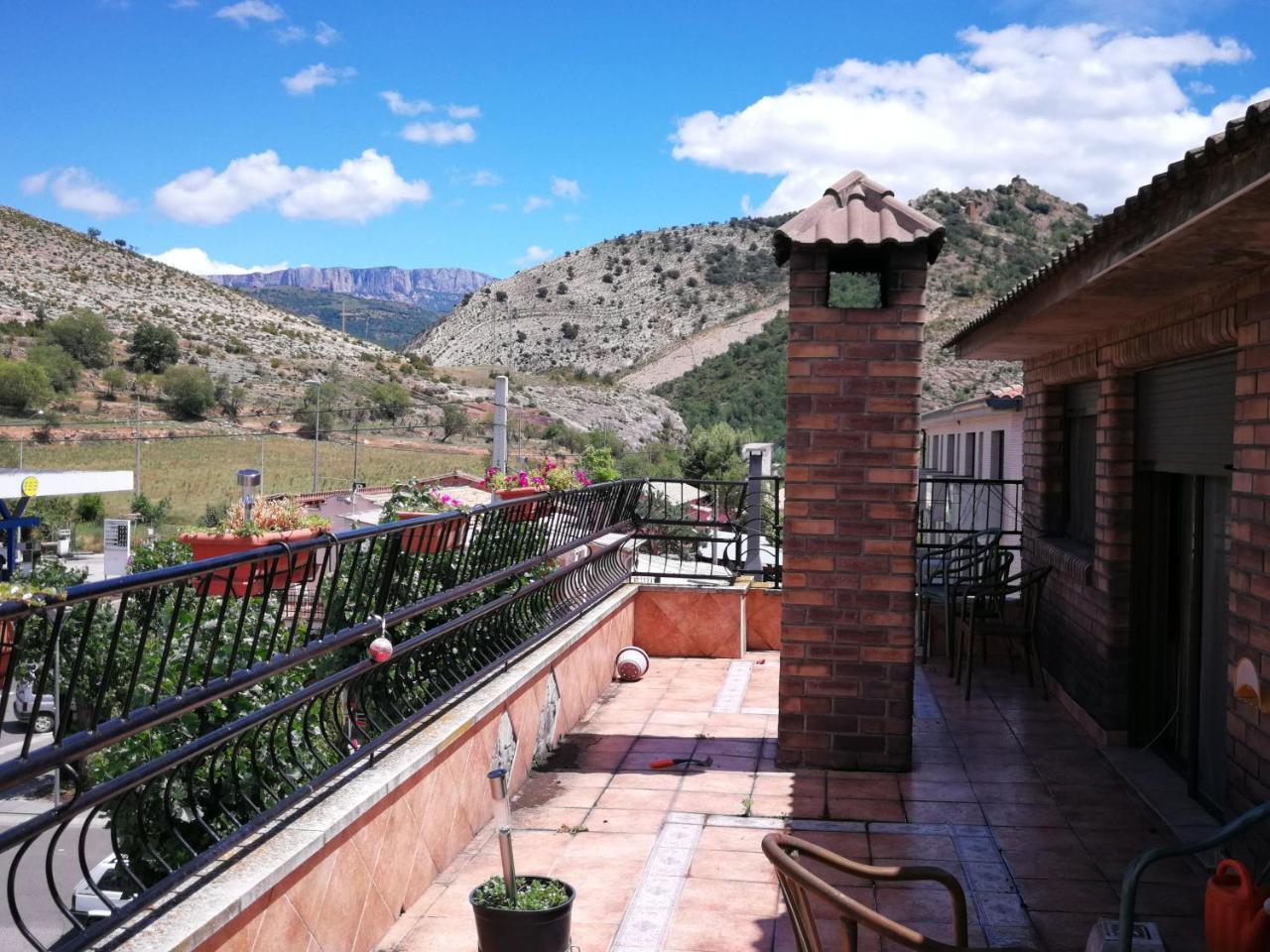 Hostal Escarla Aren Bagian luar foto