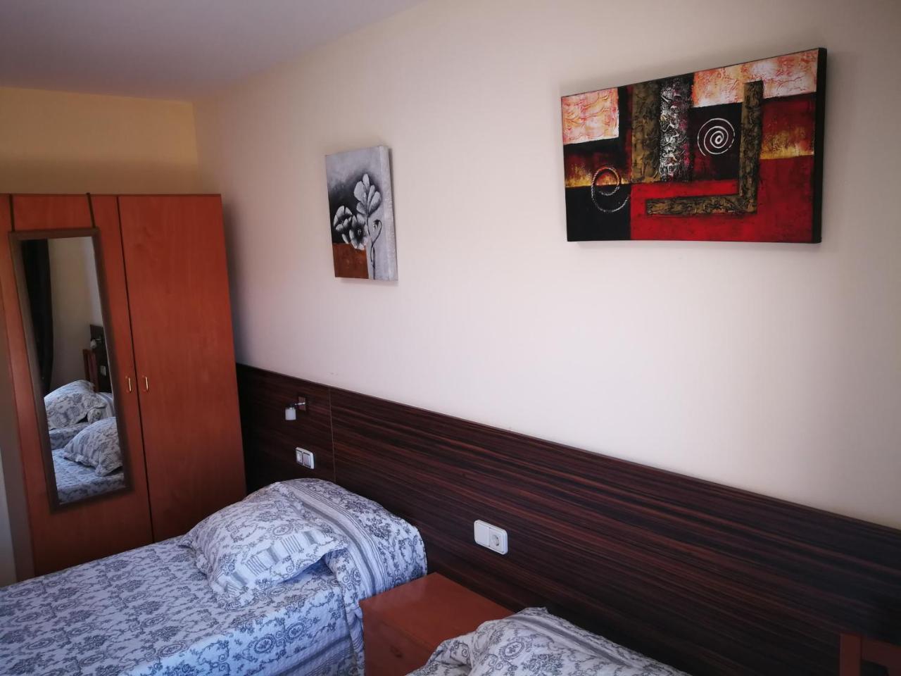 Hostal Escarla Aren Bagian luar foto